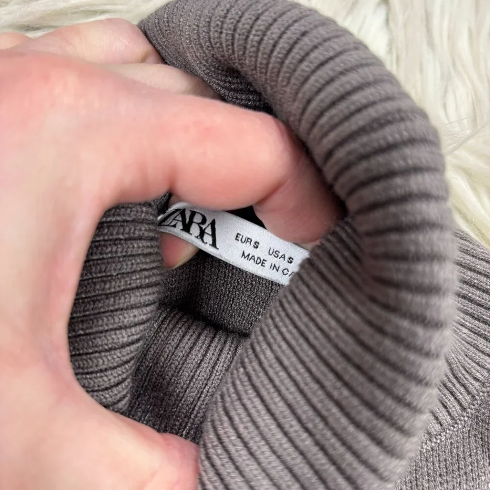 Zara‎ Pullover Turtleneck Sweater